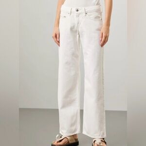 Levi's Low Loose Jeans in White